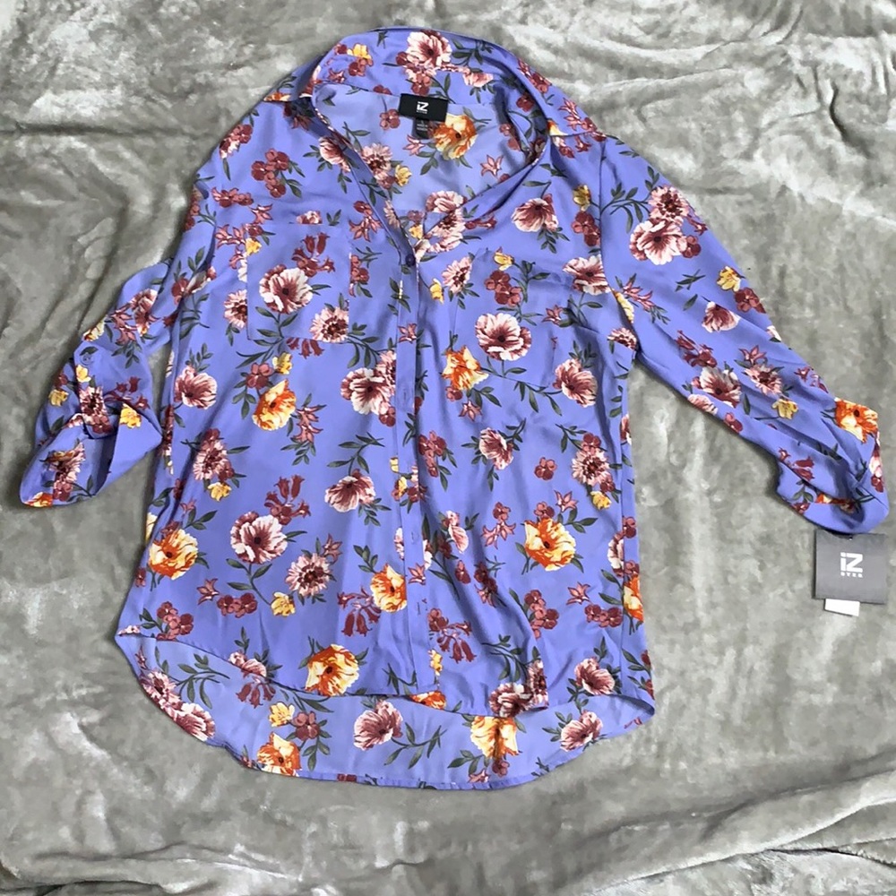 IZ Byer Button Front Floral Top size Large